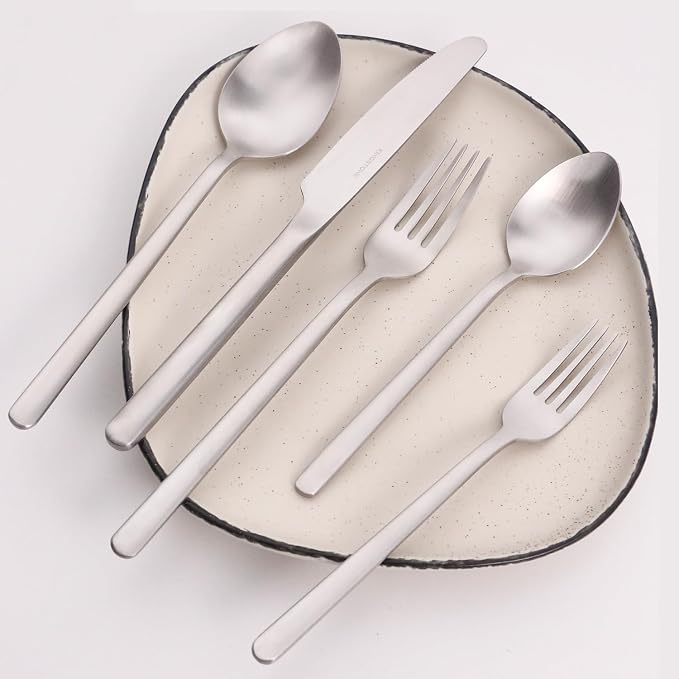 30 Pieces Silverware Set, Flatware Cutlery Set