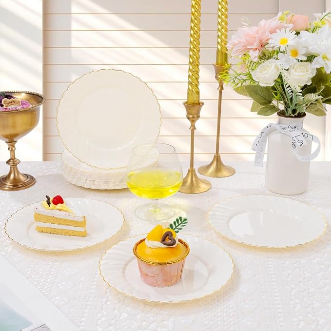YOUBET 125PCS Ivory Scalloped Plastic Plates