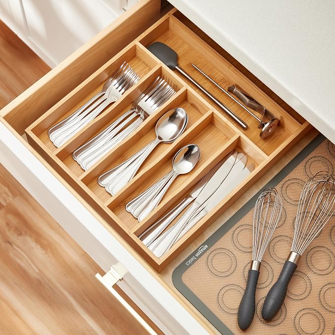 Amazon Basics Silverware Set, Stainless Steel Flatware, Dishwasher Safe